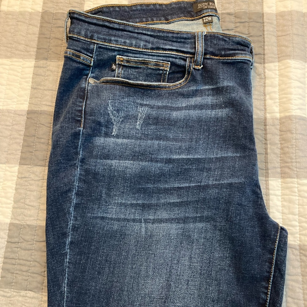 Like Brand New Judy Blue boyfriend cut dark wash slim fit size 22 Jeans